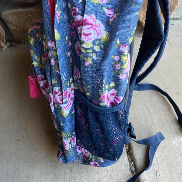 Handout Trans backpack floral design pink roses blue denim. Color: blue/pink - Picture 4 of 14